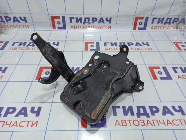 Крепление АКБ Toyota Yaris (XP90) 74410-0D010