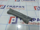 Кронштейн усилителя переднего бампера правый Toyota Yaris (XP90) 53164-52010