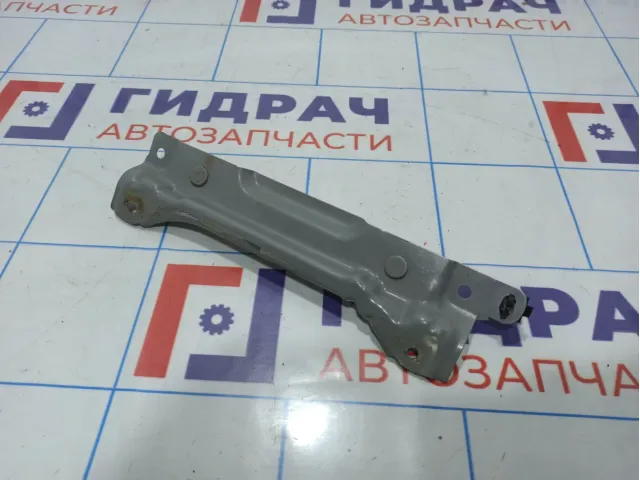 Кронштейн усилителя переднего бампера правый Toyota Yaris (XP90) 53164-52010
