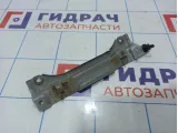 Кронштейн усилителя переднего бампера правый Toyota Yaris (XP90) 53164-52010