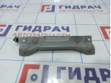 Кронштейн усилителя переднего бампера левый Toyota Yaris (XP90) 53165-52020