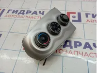 Блок управления климатической установкой Toyota Yaris (XP90)