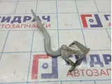 Петля капота левая Toyota Yaris (XP90) 53420-0D120