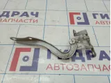 Петля капота правая Toyota Yaris (XP90) 53410-0D120