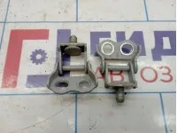 Петли двери багажника Toyota Yaris (XP90) 68801-0D020