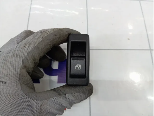 Кнопка стеклоподъемника UAZ Patriot 31633769050
