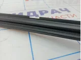 Уплотнитель стекла двери переднего правого внутренний Volkswagen Golf Plus (Mk5) 5M0837480A5AP.