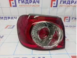 Фонарь задний наружный левый Volkswagen Golf Plus (Mk5) 5M0945095S. Мелкие царапины.