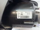Фонарь задний наружный левый Volkswagen Golf Plus (Mk5) 5M0945095S. Мелкие царапины.