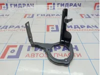 Кронштейн воздушного насоса Volkswagen Golf Plus (Mk5) 06A906615L.