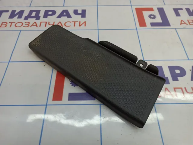 Накладка под ногу Volkswagen Golf Plus (Mk5) 1K1864777B.
