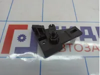 Кронштейн ручки открывания капота Volkswagen Golf Plus (Mk5) 1K1823633.