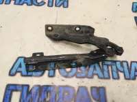 Петля капота правая VW Golf 2011 5K0823302B