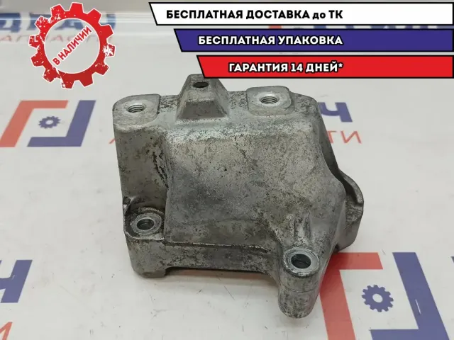 Кронштейн КПП левый Volkswagen Passat B6 1K0199117AJ.