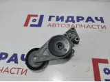 Ролик ручейкового ремня с кронштейном Volkswagen Passat B6 06A903315E.