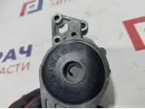 Ролик ручейкового ремня с кронштейном Volkswagen Passat B6 06A903315E.