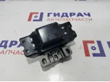 Опора КПП левая Volkswagen Passat B6 3C0199555N.