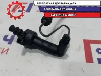 Цилиндр сцепления рабочий Volkswagen Passat B6 6Q0721261F. Порван пыльник.