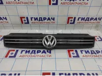 Решетка радиатора Volkswagen  Polo Sedan (Mk5) 6RU853653.