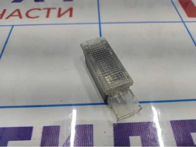 Плафон салонный Volkswagen  Polo Sedan (Mk5) 6L0947415.