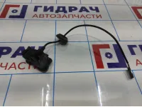Активатор замка крышки бензобака Volkswagen  Polo Sedan (Mk5) 5C6810773H.