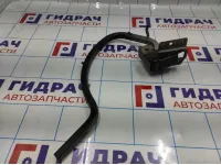 Петля крышки багажника левая Volkswagen  Polo Sedan (Mk5) 6RU827301D.