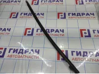 Накладка стекла переднего левого Volkswagen  Polo Sedan (Mk5) 6RU8374775AP.