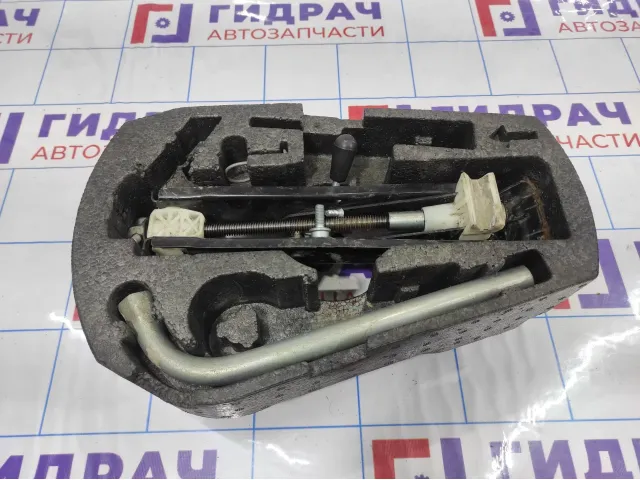 Ящик для инструментов Volkswagen  Polo Sedan (Mk5) 6RU012115.