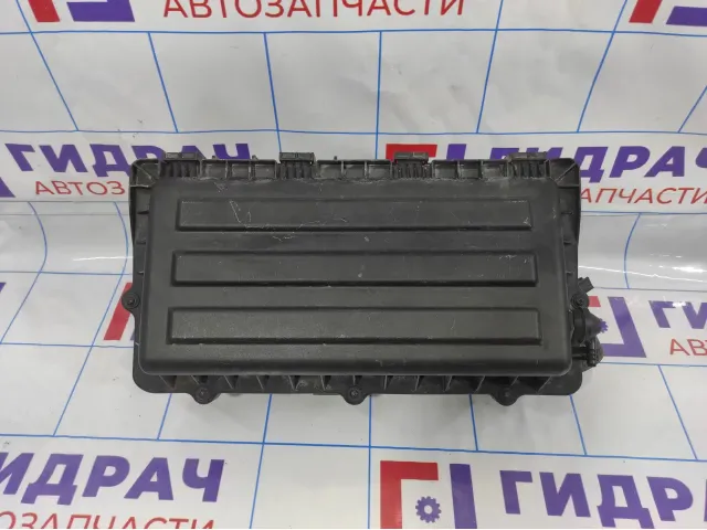Корпус воздушного фильтра Volkswagen  Polo Sedan (Mk5) 036129611CM.