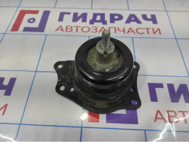 Опора двигателя правая Volkswagen  Polo Sedan (Mk5) 6R0199167Q.