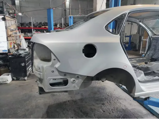 Крыло заднее правое Volkswagen Polo Sedan (Mk5)