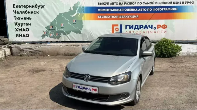 Volkswagen Polo Sedan (Mk5)