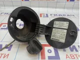 Лючок бензобака Volkswagen Polo Sedan (Mk5) 6RU809857. Царапины.