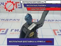 Педаль сцепления Volkswagen Polo Sedan (Mk5) 6RU721321. Потертость.