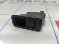 Кнопка открывания багажника Volkswagen Polo Sedan (Mk5) 6RU868345.