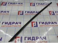 Накладка стекла заднего правого Volkswagen Polo Sedan (Mk5) 6RU8394785AP.