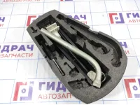 Ящик для инструментов Volkswagen Polo Sedan (Mk5) 6RU012115. Комплект на фото.