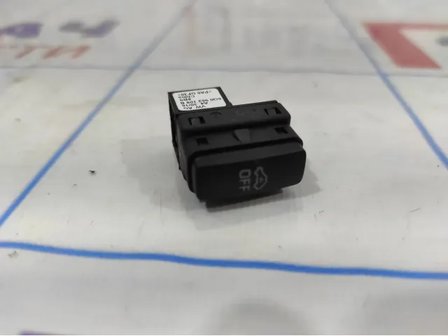 Кнопка многофункциональная Volkswagen Polo Sedan (Mk5) 6Q0962109B. Отключения сигнализации.