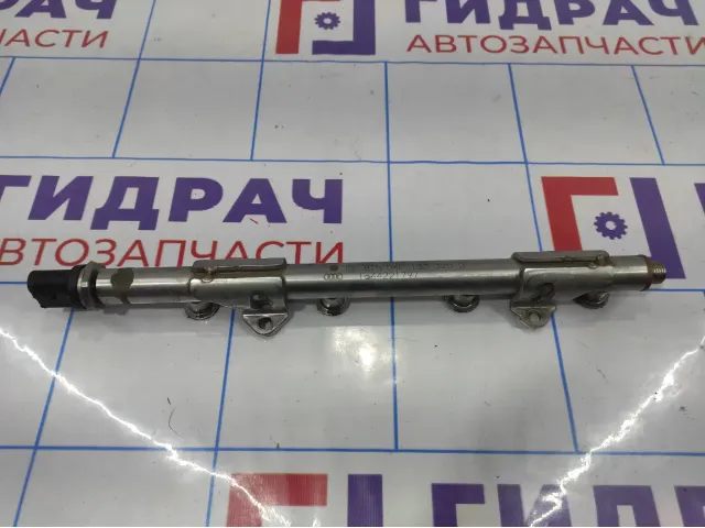 Рейка топливная Volkswagen Polo Sedan (Mk5) 04E133320D.