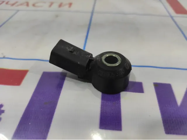 Датчик детонации Volkswagen Polo Sedan (Mk5) 030905377C.