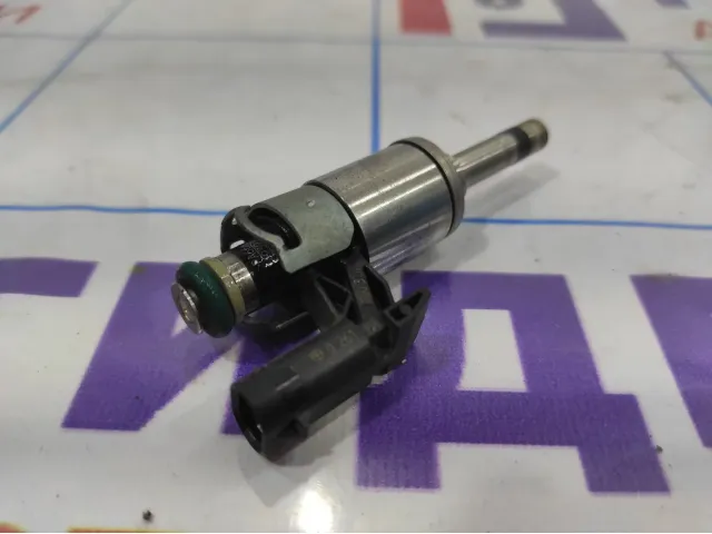 Форсунка инжекторная электрическая Volkswagen Polo Sedan (Mk5) 04E906036T.