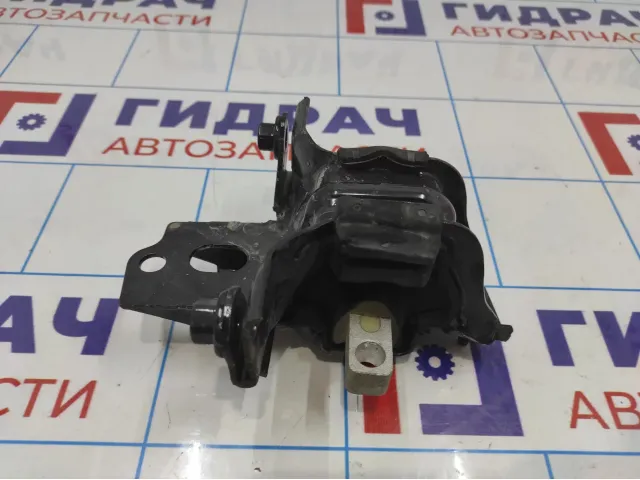 Опора КПП Volkswagen Polo Sedan (Mk5) 6Q0199555.