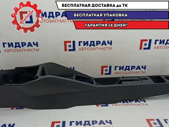 Консоль Volkswagen Polo 6 . Царапины, дефект.