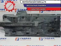 Защита антигравийная правая Volkswagen Polo 6 6RA825202. Дефект.