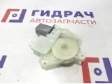 Моторчик стеклоподъемника задний правый Volkswagen Polo 6 5JA959812M.