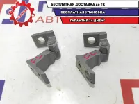 Петли двери передней левой Volkswagen Polo 6 . Пара.