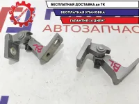 Петли двери задней левой Volkswagen Polo 6 . Пара.