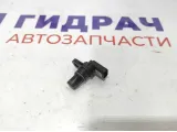 Датчик положения распредвала Volkswagen Polo 6 04C907601K.