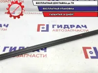 Уплотнитель стекла двери переднего левого Volkswagen Polo 6 5JA837479B.