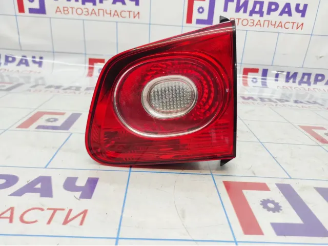 Фонарь задний внутренний правый Volkswagen Tiguan (NF) 5N0945094B